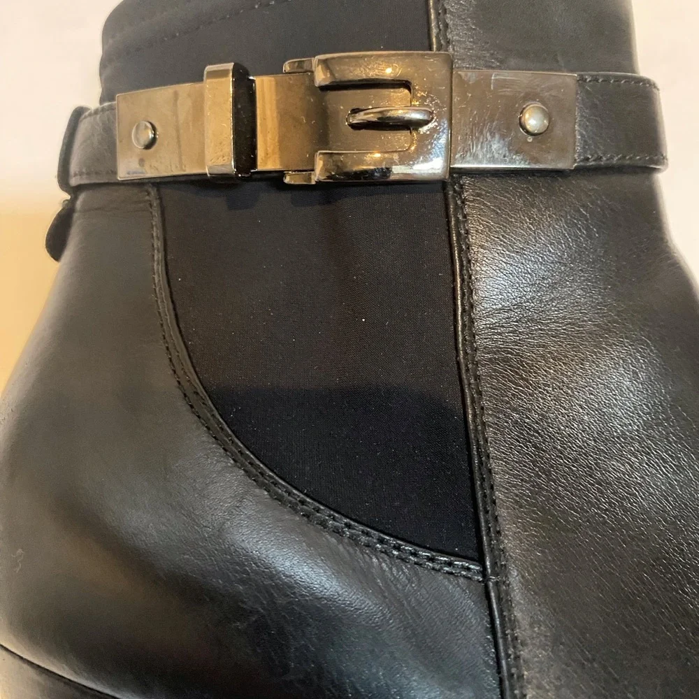 Aquatalia black ankle boot with buckle - Picture 7 of 13